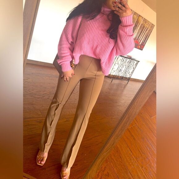 Pink  turtleneck sweater - Picture 2 of 4